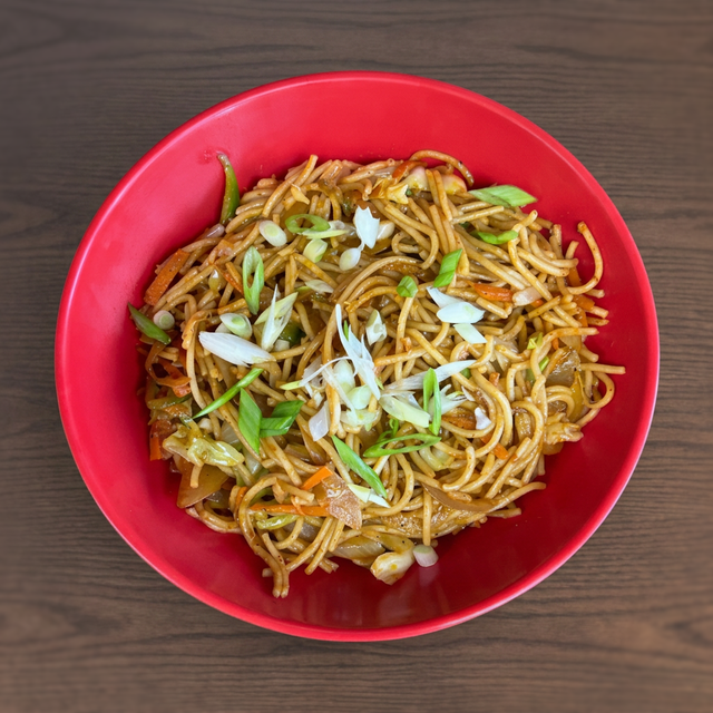 Veggie / Hakka Noodles.